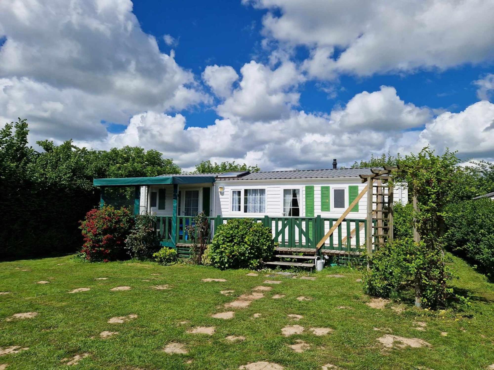 Camping Le Clos De Balleroy Exterior photo